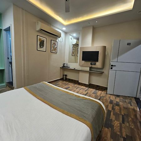 Ayodhya Dashrath Inn Near Ramjanmbhoomi מראה חיצוני תמונה