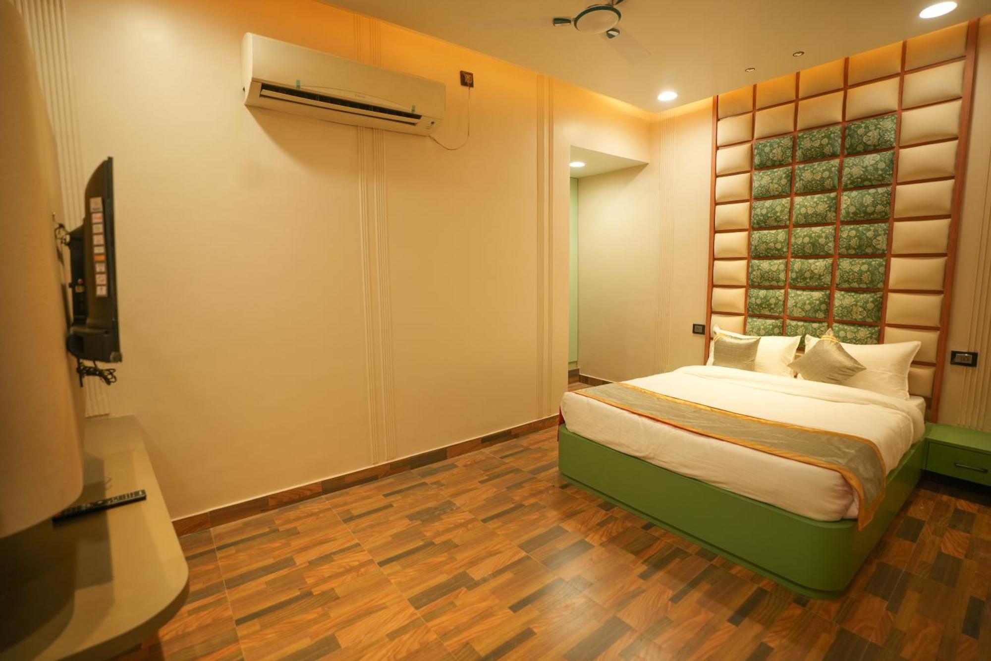 Ayodhya Dashrath Inn Near Ramjanmbhoomi מראה חיצוני תמונה