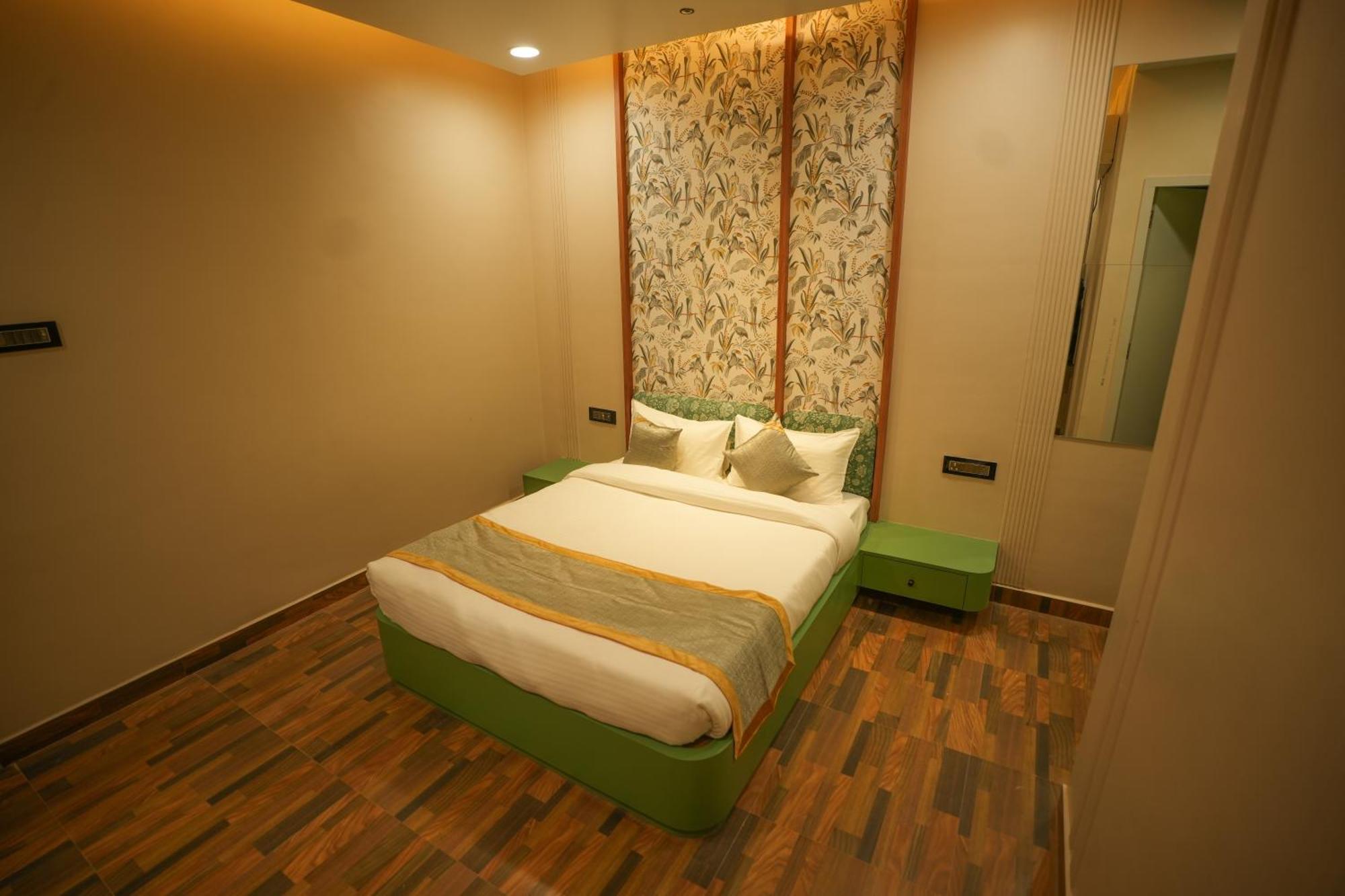 Ayodhya Dashrath Inn Near Ramjanmbhoomi מראה חיצוני תמונה